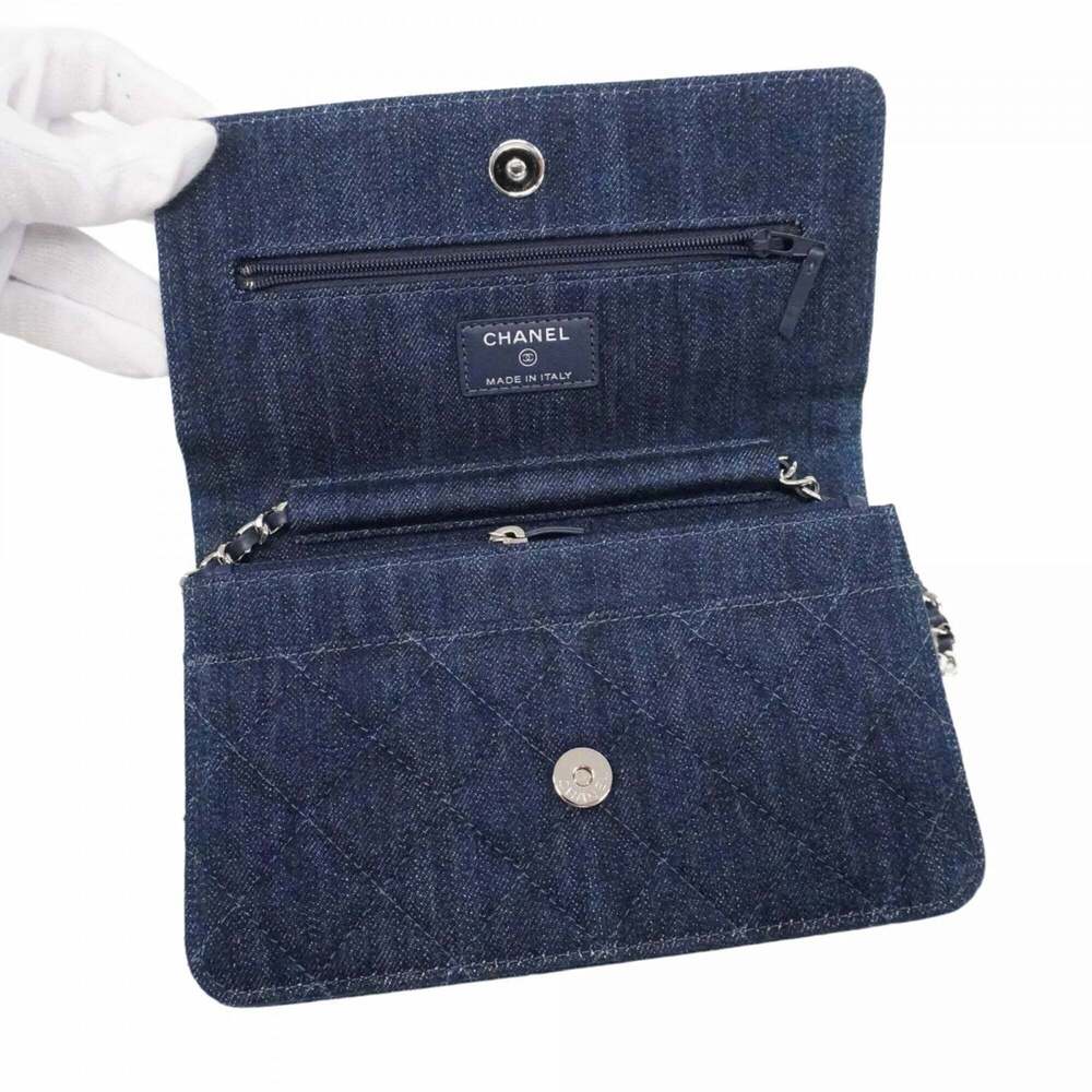 CHANEL Blue Wallet - Picture 4 of 8